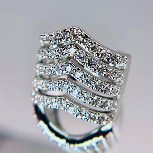 Rino Silver Toned Cubic Zirconia Chevron 5 Layered Ring - Picture 4 of 5